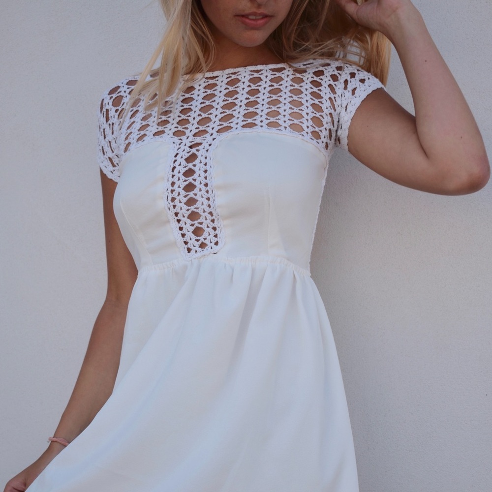 KNIT WHITE MINI DRESS